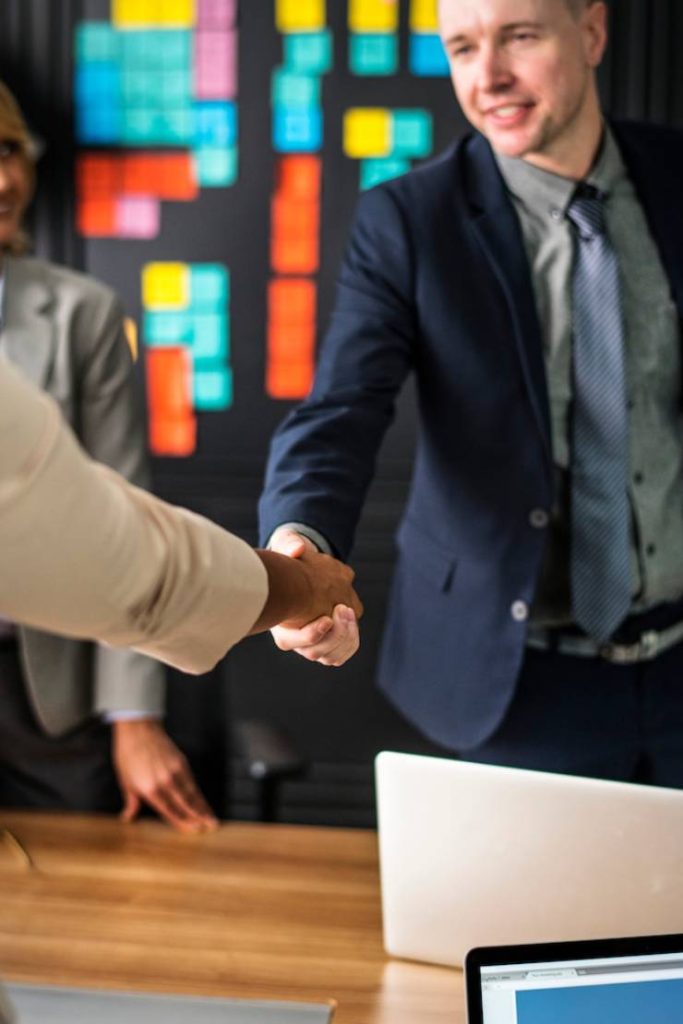 برنامج استراتيجيات بناء العلاقات مع العملاء